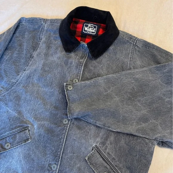Vintage Woolrich Black Denim Chore Coat
Corduroy collar + cuffs - Buffalo plaid - Picture 4 of 13